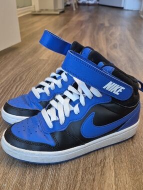 Nike Court Borough Mid 2 Kids High-Top Sneakers in Blue, Black and White Sz 3.5y